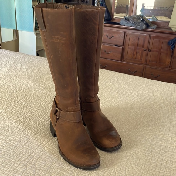 Clarks Brown Leather Riding Boots Size 